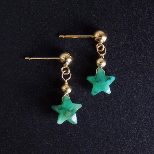 Emerald star 4mm stud drop earrings in gold